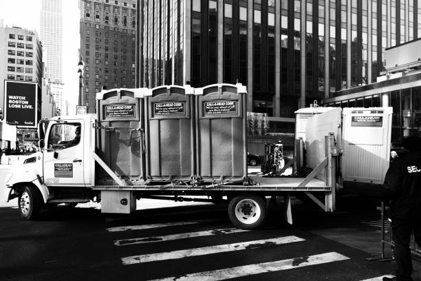 Best Portable restroom trailer rental  in Mount Angel, OR